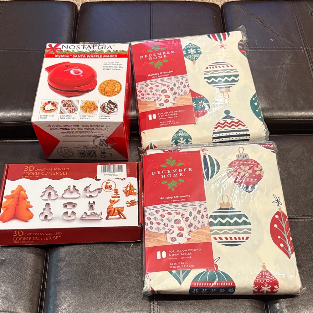 Christmas kitchen bundle, never used